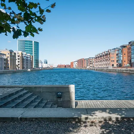 Apartamento Modern By The Mermaid Statue *