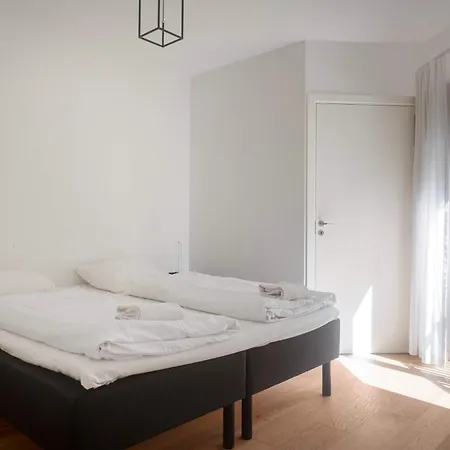 Modern By The Mermaid Statue Apartman *